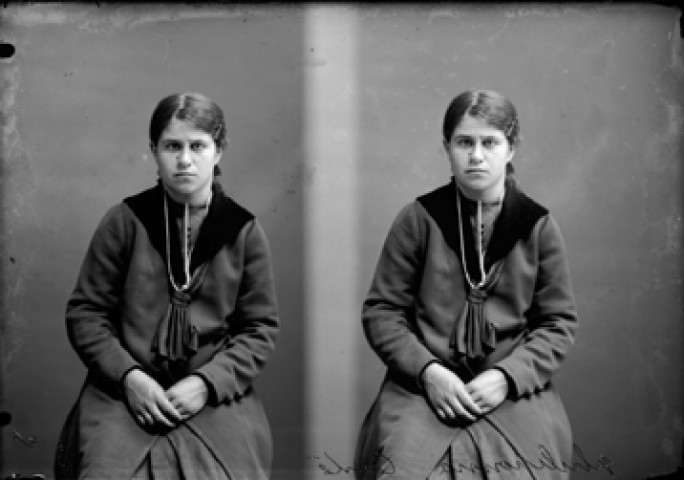 Identités. Philiponna. Conte