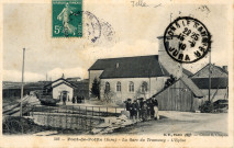 Pont-de-Poitte (Jura). 593. La gare du tramway, l'église. Paris, B.F.