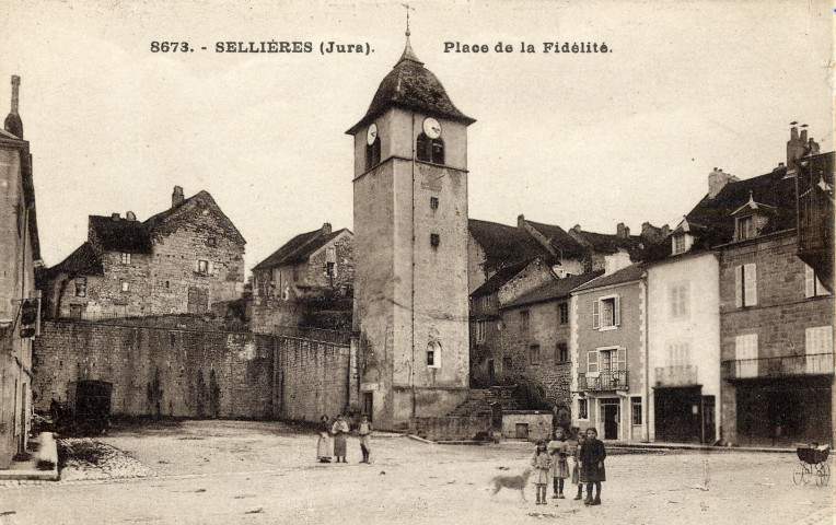 Sellières (Jura). 8673. La place de la Fidélité. Besançon, C.L.B.