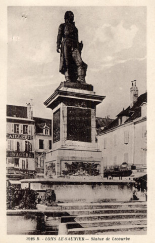 Lons-le-Saunier (Jura). 3926b. La statue de Lecourbe. Strasbourg, carte de Cigogne.