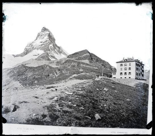 Reproduction d'un cliché intitulé "Hôtel du lac noir. 2558 m.".