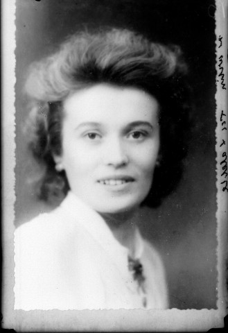 Reproduction. Une femme M. La Latette