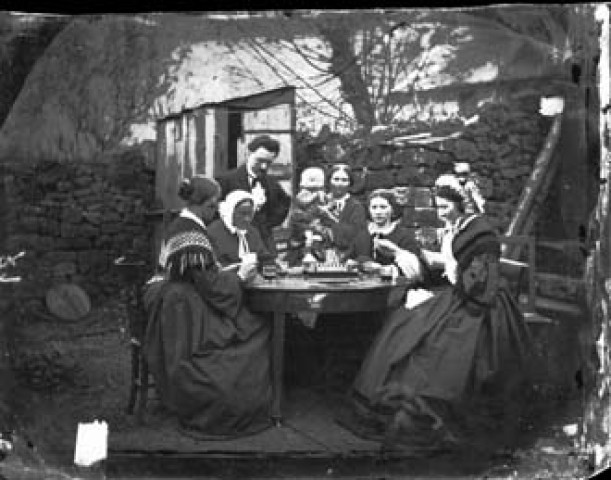 Femmes jouant aux cartes