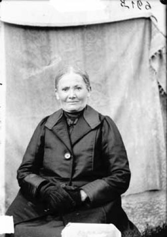 Femme Chapin. Mièges