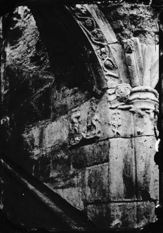 Détail de ruines, escalier d'honneur