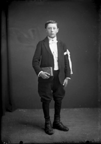 Communiant Cordier. Onglières