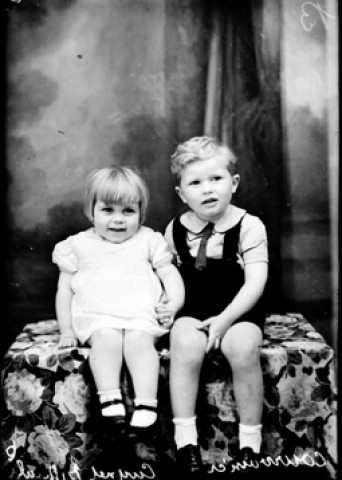 Deux enfants Courvoisier Cuynet. Billecul