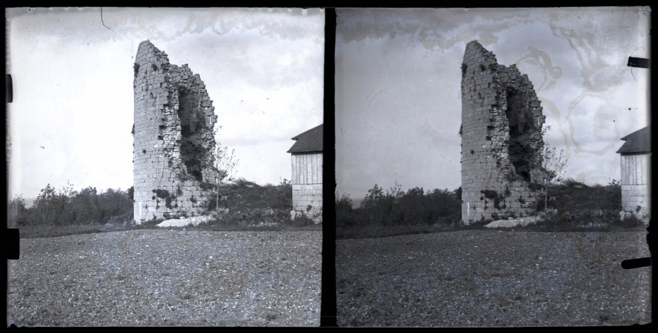 Ruines d'une tour du château de Vers-en-Montagne.
