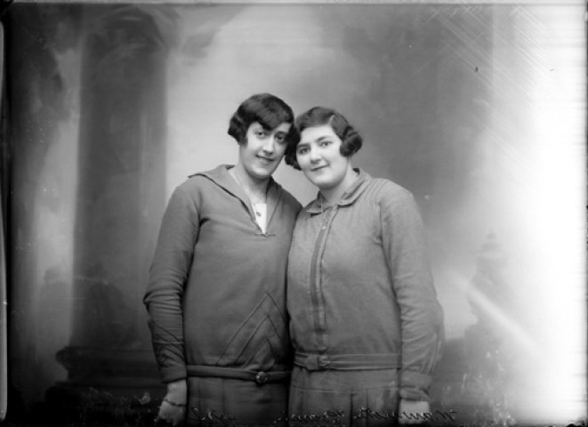 Touristes. Mauricette. Hôtel