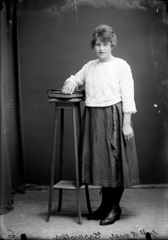 Mademoiselle Perret. Essavilly