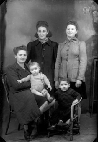 Famille Jeunet, électricien