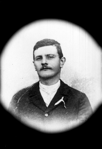 Pierre, Paul, Jean-Baptiste Perrin. Esserval-Tarte. Reproduction militaire