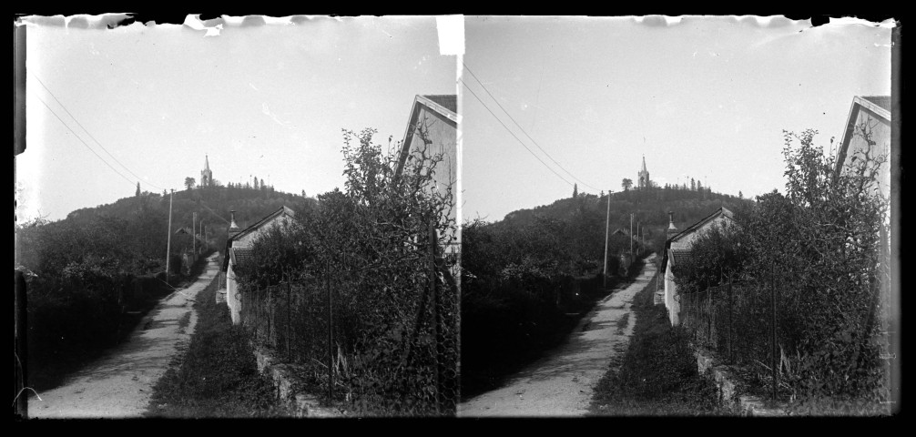 Chemin menant à la chapelle Notre-Dame-de-la-Motte de Vesoul.