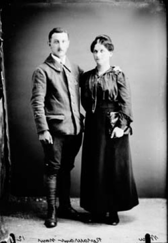 Un couple, restaurant. Les Nans