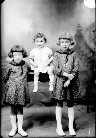 Trois enfants P.J. Mièges