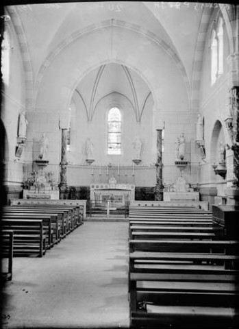 Aromas. Asile du Sacré Coeur de Marsonnas. Intérieur de l'église