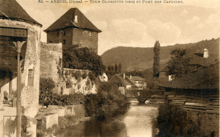 Arbois (Jura). La tour Gloriette (1265) et le pont des Capucins. Teulet-Besançon, Simili Charbon.