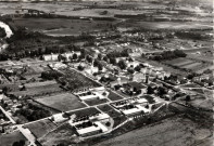 Dole (Jura). L'hôpital psychiatrique de Saint-Ylie, une vue aérienne. Dijon, éditions Photo Darbois.
