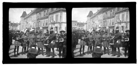 Cavalcade à Lons-le-Saunier sur le thème de la locomotion à travers les âges : les troubadours.