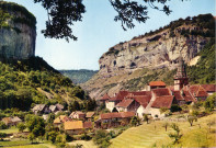 La vallée de Baume-les-Messieurs (Jura). CH-118. La Franche-Comté pittoresque. Environs de Lons-le-Saunier. Dole, les édition de l'Est.