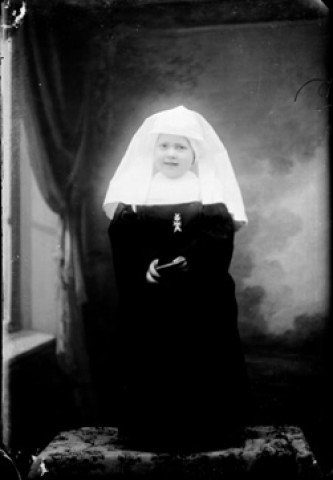 Enfant Thérèse Mitaine. Dole
