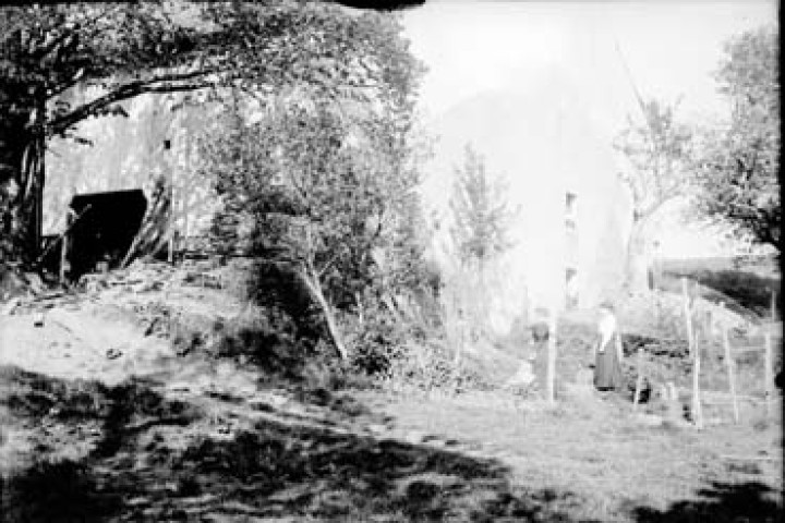 Femmes dans un jardin et Louis Greusard. Crans