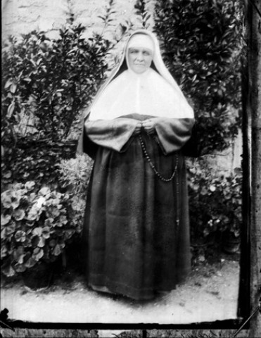 Reproduction. Soeur de Sirod