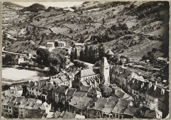 Salins-Les-Bains (Jura) - L'Eglise Saint-Maurice et place de la Barbarine