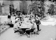 Ecole de jeunes filles à Dijon, Mademoiselle Gaullet. Heure du goûter