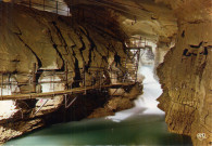 Les Planches-près-d'Arbois (Jura). 39,425,07. La grotte des Planches-près-d'Arbois, la galerie des cascades. Dole, les édition de l'Est.