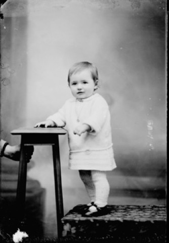 Enfant Blondeau Fromager. Froidefontaine