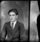 Identités. Un homme. Trébief