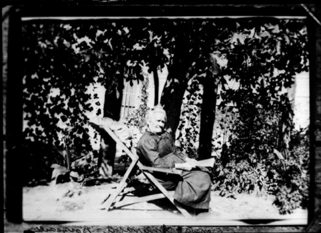 Reproduction. Un femme François Camarasa. Boujeailles