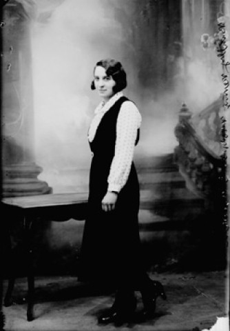 Une femme Rémy Builly. Molpré