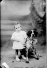 Enfant P. Fromager avec un chien. Nozeroy