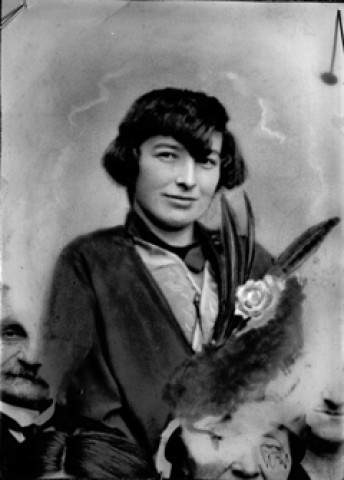 Une femme Félicien Cuynet. Rix