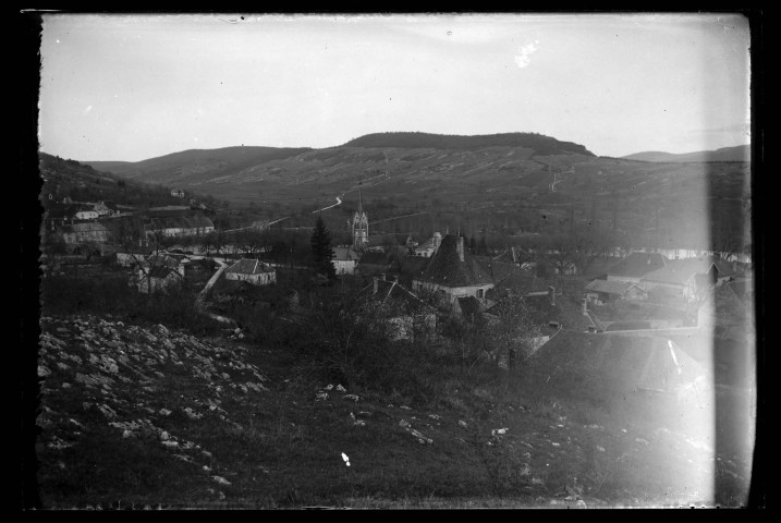 Vue générale sur Port-Lesney.