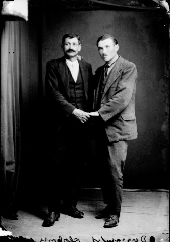 Deux hommes Alphonse Dergrandis