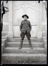 Portraits du Corps des forestiers canadiens et autres troupes : militaire du 165e bataillon canadien.