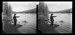 Bords de la Loue vers Port-Lesney, un jeune garçon pêche.