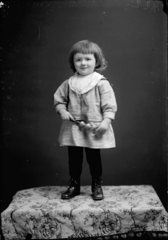 Enfant Quatre. Mièges