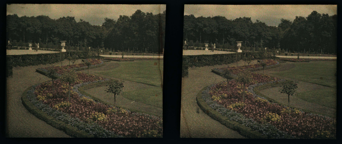 Château de Versailles, plate-bande du parterre de Latone.