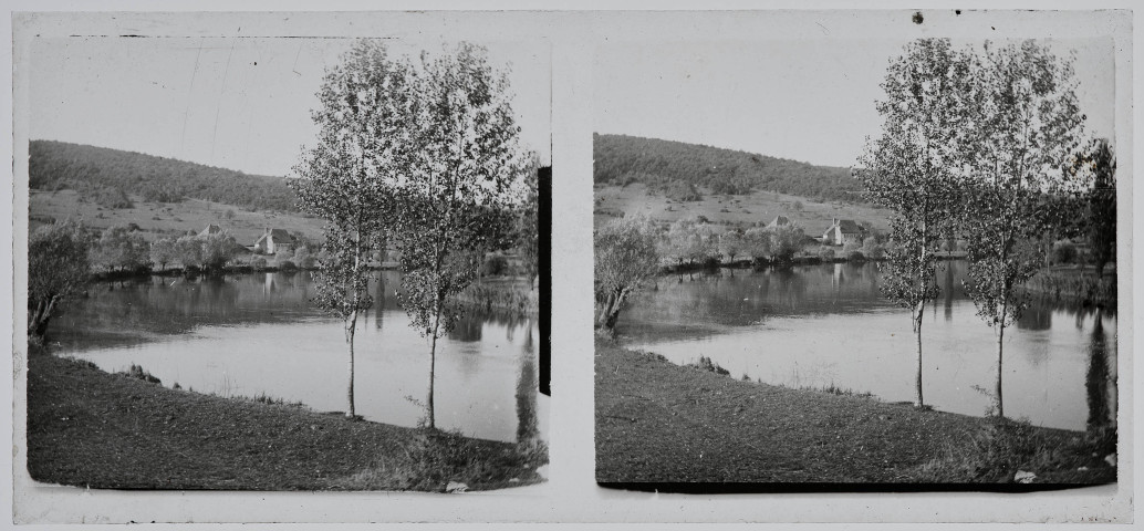 La Loue près de Port-Lesney et les fermes Bellefontaine.