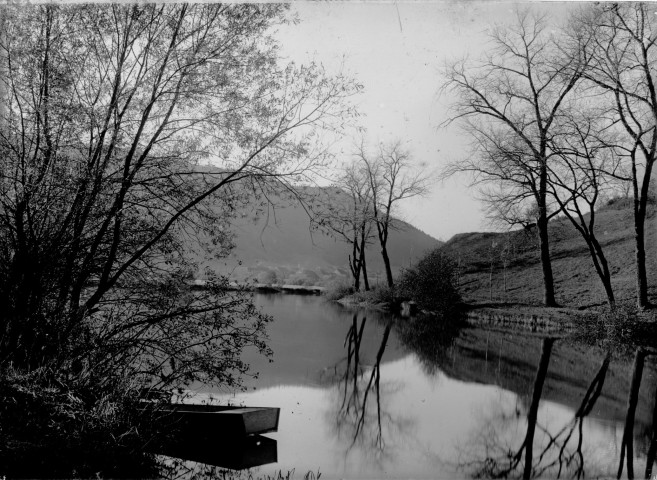 Un lac (plaque positive)