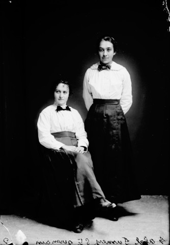 Deux femmes Abel Fumey. Saint-Germain