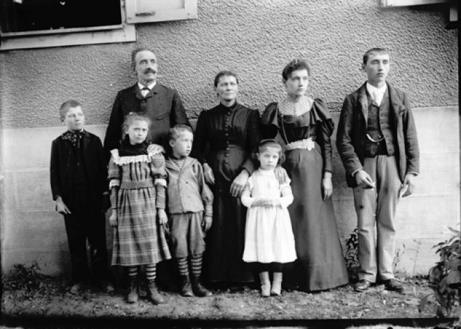 Un couple et six enfants