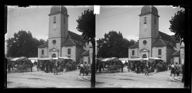 Église Saint-Cyr-et-Sainte-Julitte de Champagnole, jour de marché.