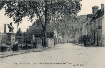 Poligny. Buste de la République (par Syamour) et rue Travot. M.D.