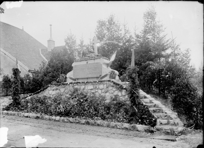 Monument aux morts. Bief-du-Fourg