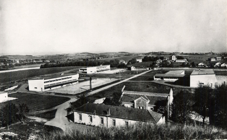 Dole (Jura). L'hôpital de Saint-Ylie, les nouveaux pavillons. Dole.